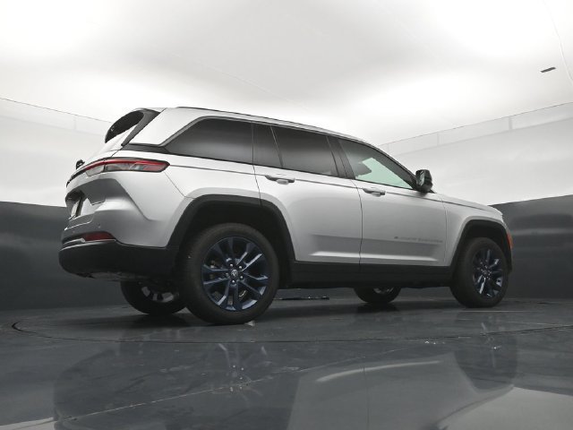 New 2026 Jeep Grand Cherokee Limited AWD/4WD image 24