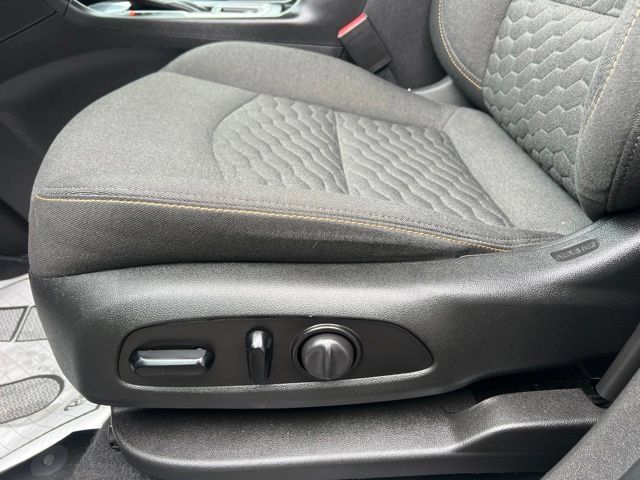 Used 2021 Chevrolet Equinox LT FWD image 22