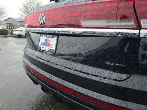 New 2026 Volkswagen Atlas Cross Sport SEL Premium R-Line image 17