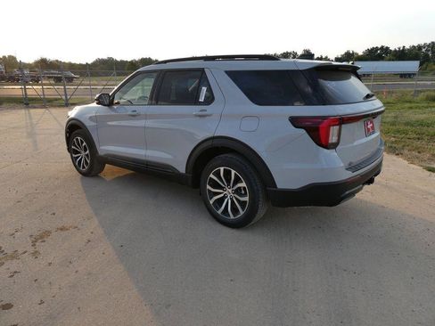 New 2027 Ford Explorer ST-Line AWD/4WD image 7
