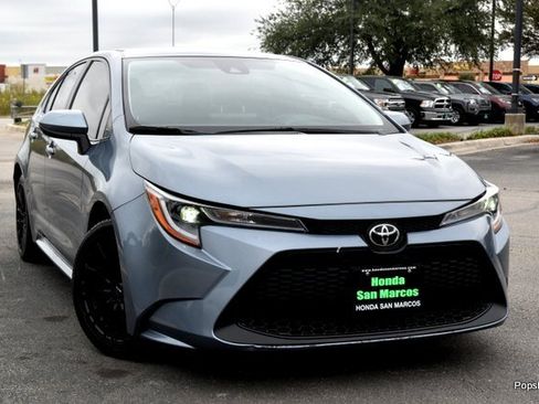 Used 2022 Toyota Corolla LE image 2