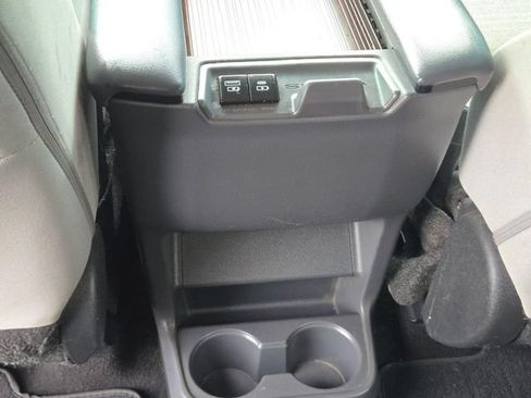 Used 2022 Toyota Sienna LE FWD image 21