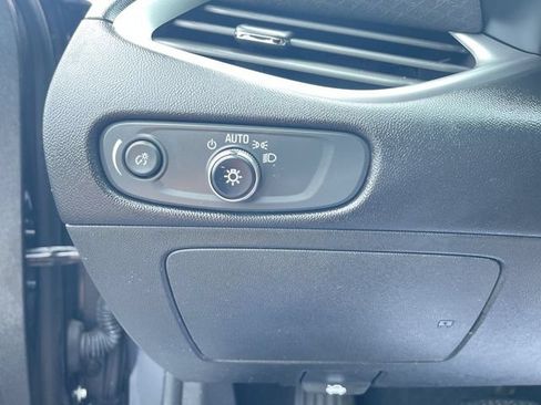 Used 2023 Chevrolet Malibu LT FWD image 17