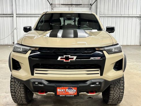 Used 2024 Chevrolet Colorado ZR2 w/ Technology Package AWD/4WD image 3