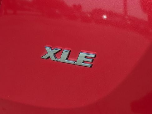 Used 2015 Toyota RAV4 XLE FWD image 7