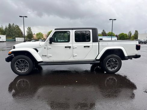 Used 2020 Jeep Gladiator Overland AWD/4WD image 4