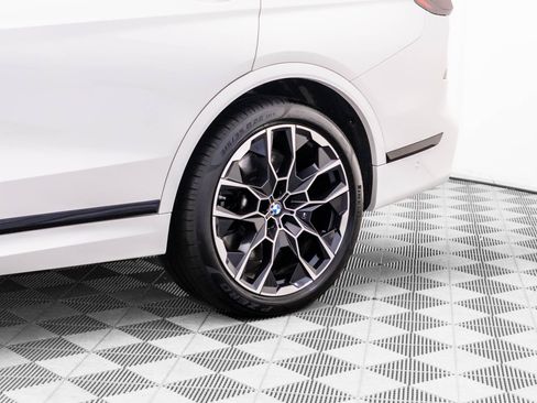 Certified 2026 BMW X7 M60i AWD/4WD image 36