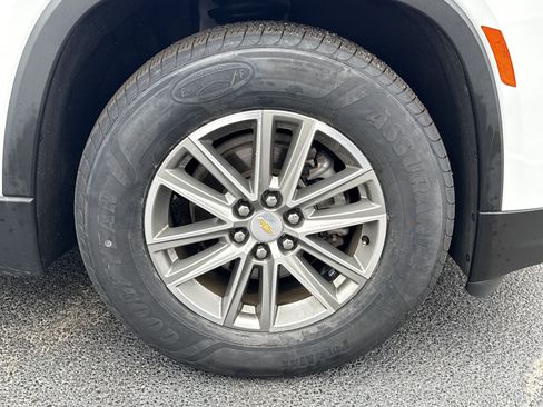 Used 2023 Chevrolet Traverse LT AWD/4WD image 13