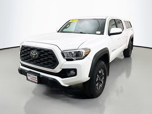 Used 2022 Toyota Tacoma TRD Off-Road image 3