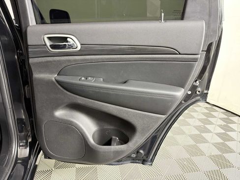 Used 2021 Jeep Grand Cherokee Laredo X RWD image 14