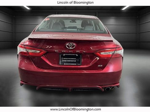 Used 2018 Toyota Camry SE image 6