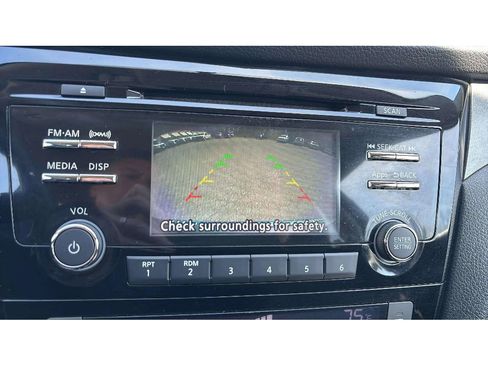 Used 2016 Nissan Rogue SV image 20