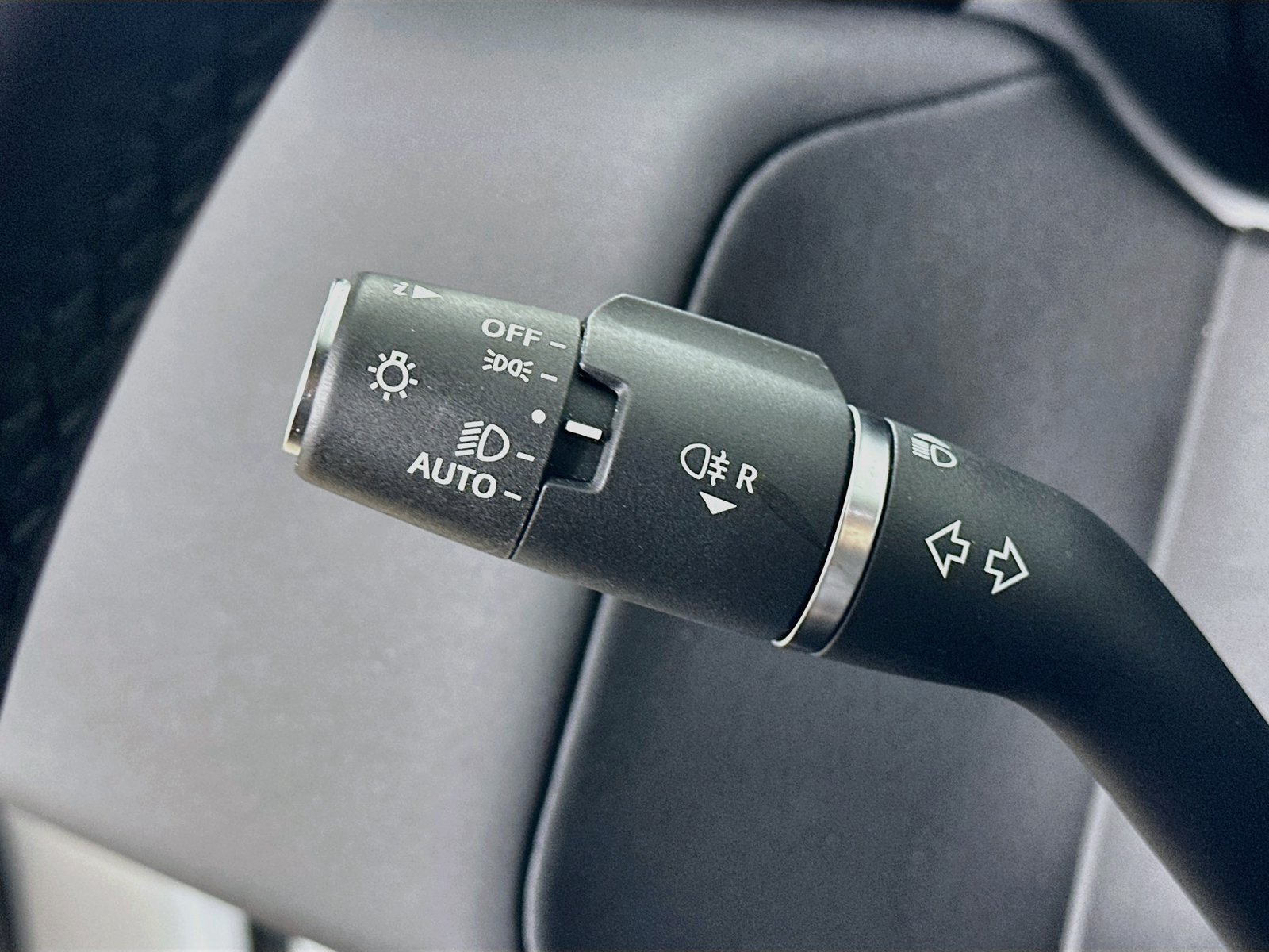 New 2026 Land Rover Range Rover Velar S AWD/4WD image 20