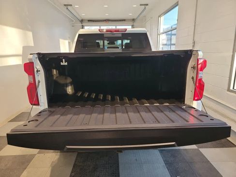 Used 2024 Chevrolet Silverado 1500 ZR2 image 10