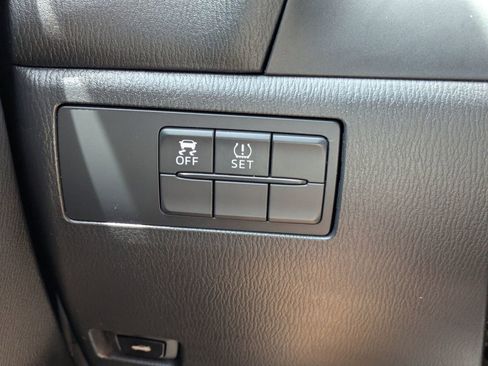 Used 2015 MAZDA MAZDA3 i Sport image 23