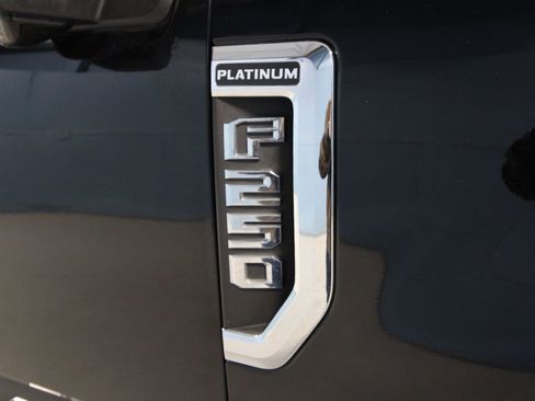 Used 2017 Ford F250 Platinum w/ Platinum Ultimate Package image 39
