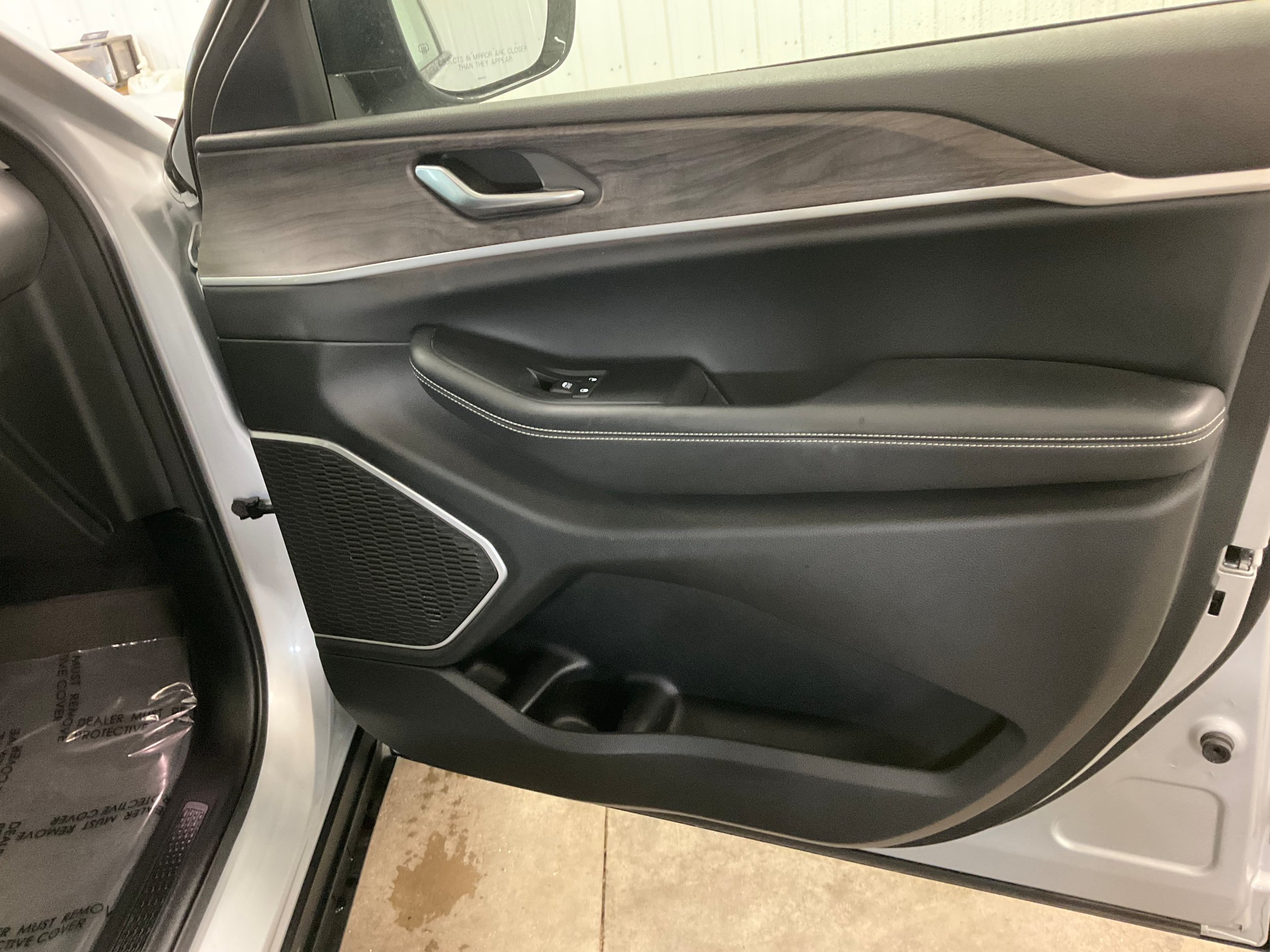 Used 2022 Jeep Grand Cherokee Limited AWD/4WD image 29
