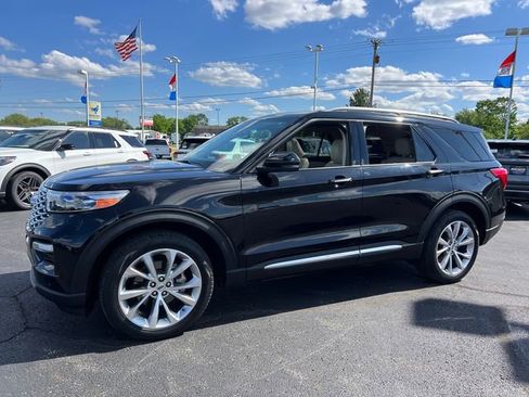 Used 2023 Ford Explorer Platinum w/ Technology Package AWD/4WD image 3