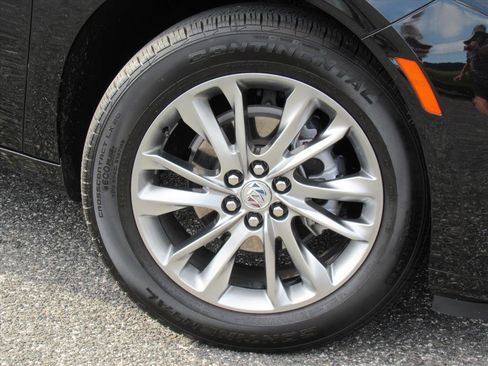 Used 2024 Buick Enclave Avenir w/ Avenir Technology Package image 6