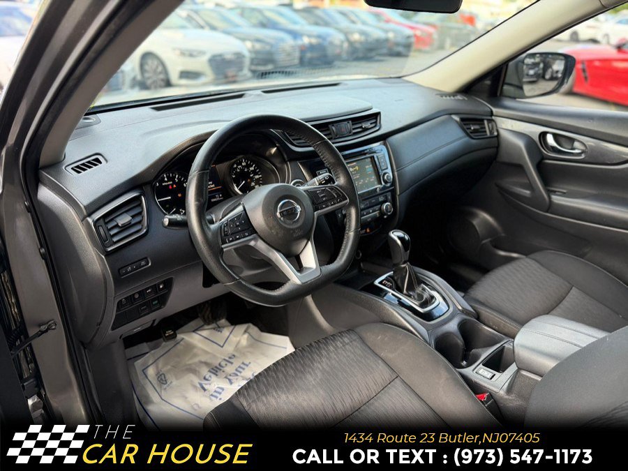 Used 2019 Nissan Rogue SV FWD image 14