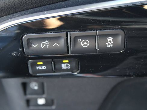 Used 2022 Toyota Prius Prime Limited FWD image 26