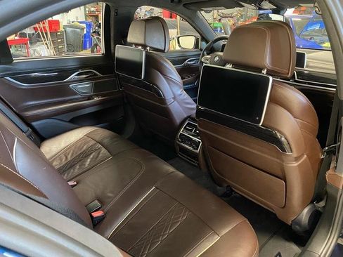 Used 2018 BMW 750i xDrive AWD/4WD image 18