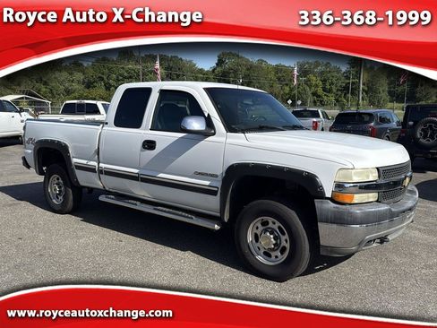 Used 2001 Chevrolet Silverado 2500 LT AWD/4WD image 1