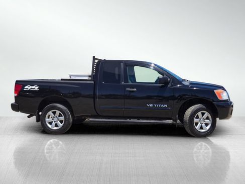 Used 2012 Nissan Titan SV w/ SV Value Truck Pkg AWD/4WD image 4