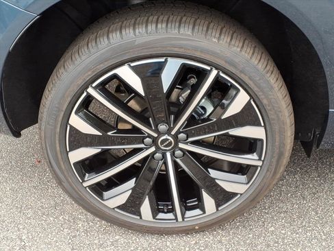 New 2026 Volvo XC60 B5 Ultra w/ Protection Package Premier image 7