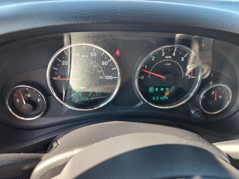 Used 2012 Jeep Wrangler Unlimited Sahara w/ Connectivity Group AWD/4WD image 24