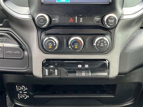 Used 2024 RAM 3500 Big Horn image 17