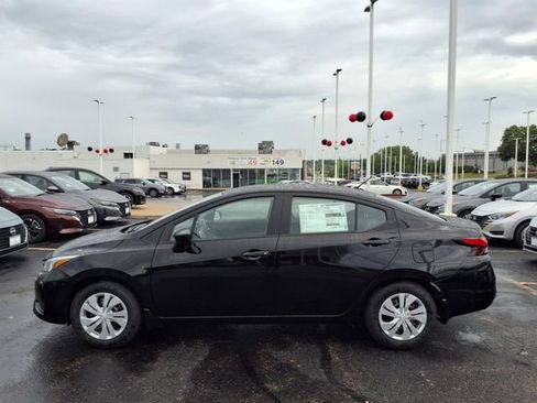 Certified 2025 Nissan Versa S w/ Trunk Package image 6