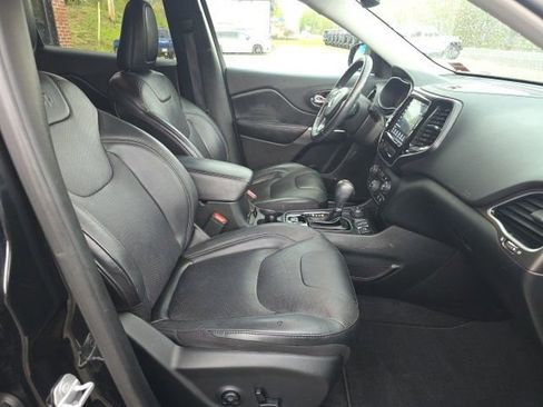 Used 2019 Jeep Cherokee Limited AWD/4WD image 15
