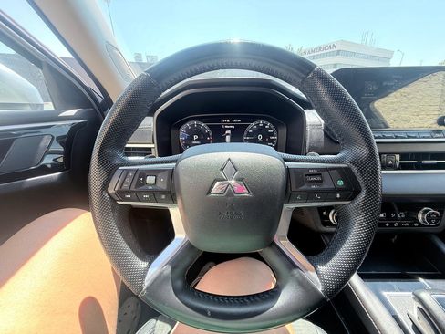 Used 2023 Mitsubishi Outlander SE AWD/4WD image 12