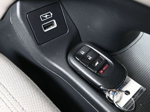 Certified 2023 Honda HR-V LX image 18