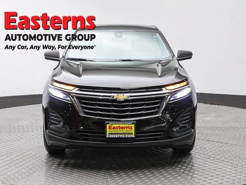 Used 2022 Chevrolet Equinox LS w/ LS Convenience Package FWD image 2