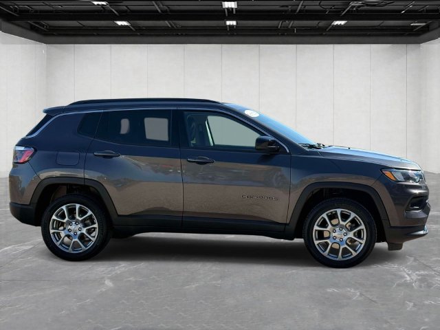 Certified 2022 Jeep Compass Latitude AWD/4WD image 6