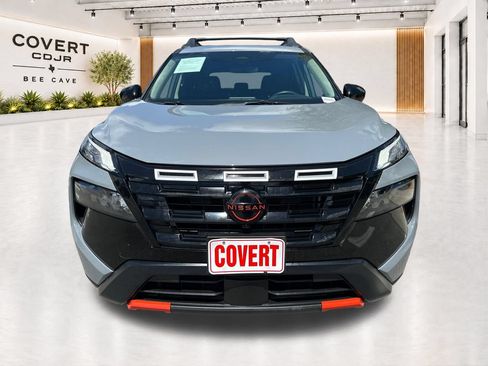 Used 2025 Nissan Rogue SV AWD/4WD image 3