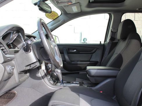Used 2015 Chevrolet Traverse LT image 11