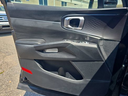 Used 2025 Kia Sorento S w/ Panoramic Sunroof Package FWD image 28