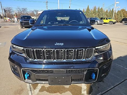 Used 2024 Jeep Grand Cherokee Overland AWD/4WD image 9