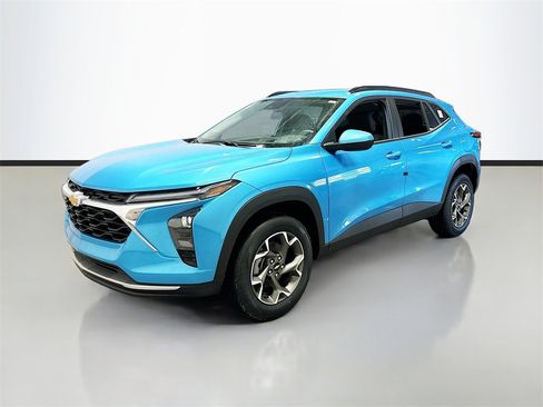 New 2026 Chevrolet Trax LT image 2