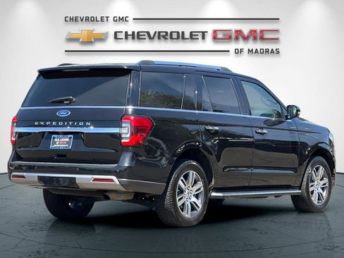 Used 2023 Ford Expedition Limited image 3