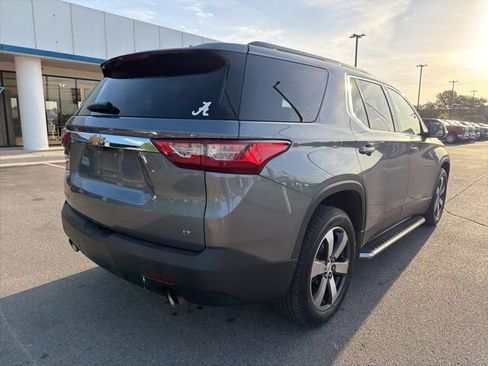 Used 2019 Chevrolet Traverse LT w/ LT Premium Package image 4