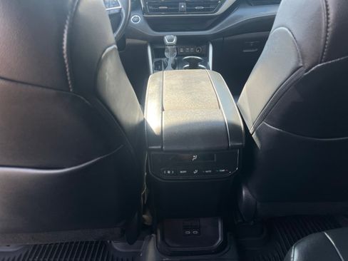 Used 2026 Toyota Highlander XLE AWD/4WD image 37