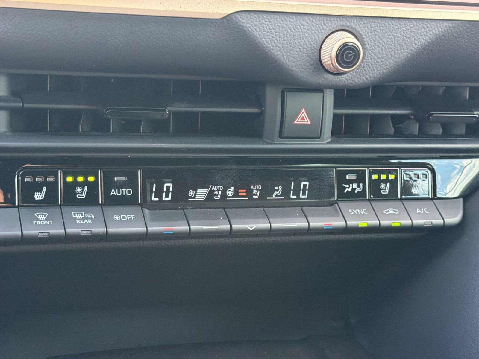 Used 2024 Toyota Crown AWD/4WD image 27