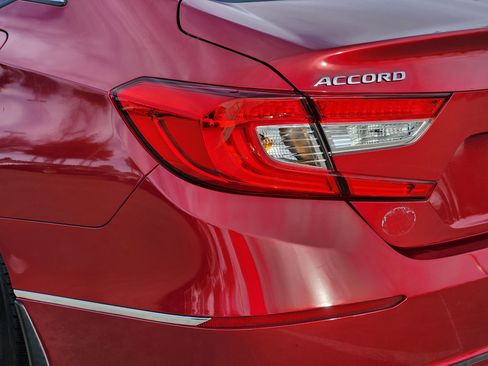 Used 2018 Honda Accord EX-L image 5