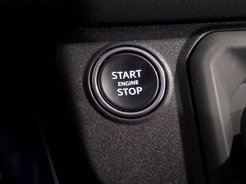 Used 2023 Land Rover Defender 110 SE AWD/4WD image 32