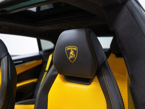 Used 2019 Lamborghini Urus AWD/4WD image 9