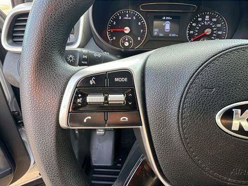 Used 2019 Kia Sorento L FWD image 21